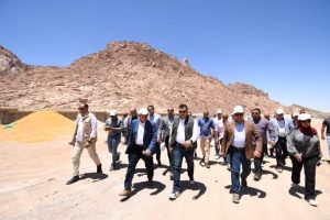 وزير الإسكان يتفقد مشروع التجلي الأعظم في سانت كاترين - 7 - سيناء الإخبارية