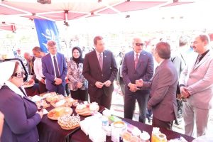وزير العمل يختتم زيارته لدمياط بدعم ريادة الأعمال وتوفير السلع المخفضة - 3 - سيناء الإخبارية