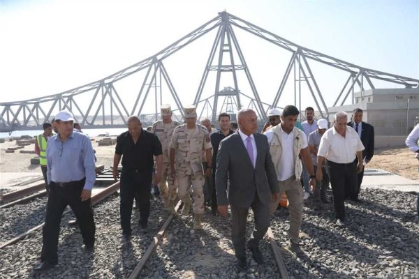 وزير النقل يتفقد مشروع خط السكة الحديد بين بئر العبد والعريش بطول 341 كيلومترًا - 5 - سيناء الإخبارية