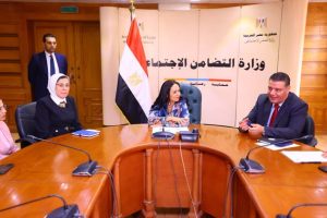 وزيرة التضامن تلتقي بعثة إشراف حج الجمعيات الأهلية - 3 - سيناء الإخبارية
