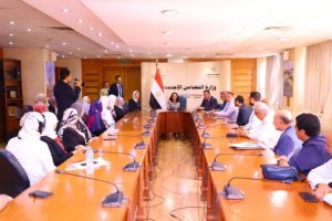 وزيرة التضامن تلتقي بعثة إشراف حج الجمعيات الأهلية - 5 - سيناء الإخبارية
