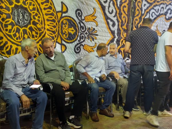 الخطيب يتلقى العزاء في شقيقته بقنا وسط حضور شعبي كبير.. صور - 3 - سيناء الإخبارية