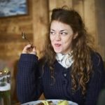 أطعمة السعادة.. كيف تحارب الاكتئاب بما تأكل؟ - 1 - سيناء الإخبارية