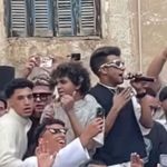 بعد صلاة العيد.. عصام صاصا يحيي حفلاً في فيصل ويغادر بـ"موتوسيكل" - 1 - سيناء الإخبارية