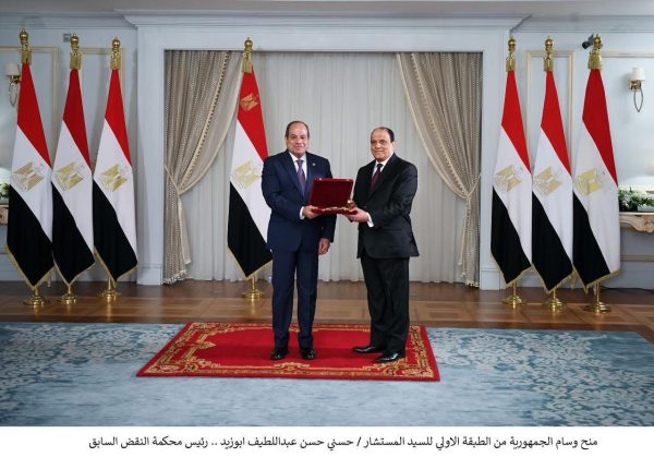 الرئيس السيسي يشهد أداء اليمين لرؤساء الهيئات القضائية.. ويؤكد: استقلال القضاء ركيزة الجمهورية الجديدة - 1 - سيناء الإخبارية