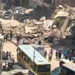 انهيار عقار في شبرا مصر وإخلاء مبنى مجاور واستخراج شخصين من أسفل الأنقاض - 1 - سيناء الإخبارية