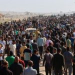 استشهاد خمسة فلسطينيين في هجوم على قافلة مساعدات إنسانية بغزة - 1 - سيناء الإخبارية