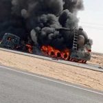 انقلاب شاحنة أسمنت واشتعالها بوسط سيناء.. وإصابة شخصين من الدقهلية - 1 - سيناء الإخبارية