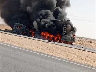 انقلاب شاحنة أسمنت واشتعالها بوسط سيناء.. وإصابة شخصين من الدقهلية - 1 - سيناء الإخبارية