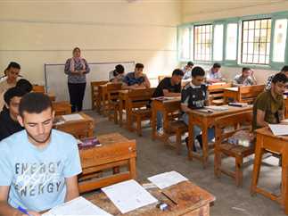 4698 طالبًا يؤدون امتحان اللغة الأجنبية الأولى بشمال سيناء - 11 - سيناء الإخبارية