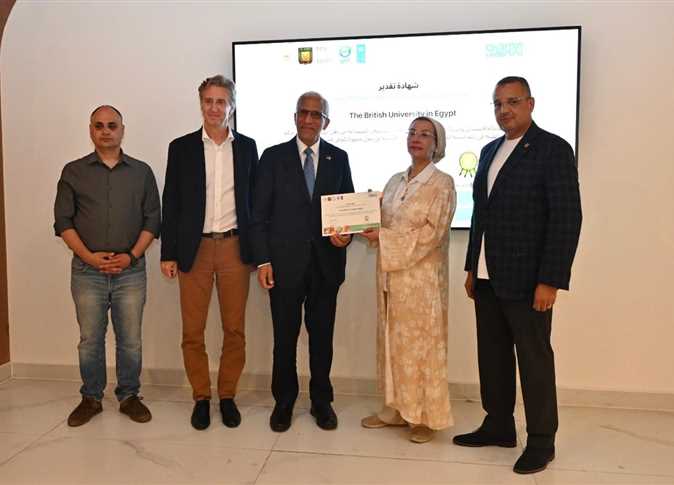 وزيرة البيئة تكرم الجامعة البريطانية لمساهمتها في مشروع تحلية المياه بجنوب سيناء - 5 - سيناء الإخبارية