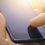 حيل ذكية لإنقاذ هاتفك من "السخونة" في الصيف - 1 - سيناء الإخبارية