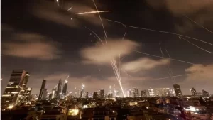 صواريخ إيران تصيب قلب إسرائيل: دمار في تل أبيب - 1 - سيناء الإخبارية