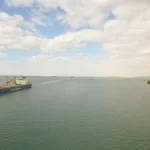 عطل مفاجئ يصيب سفينة غطس بقناة السويس.. وقاطرات الهيئة تتدخل لإنقاذ الموقف - 15 - سيناء الإخبارية