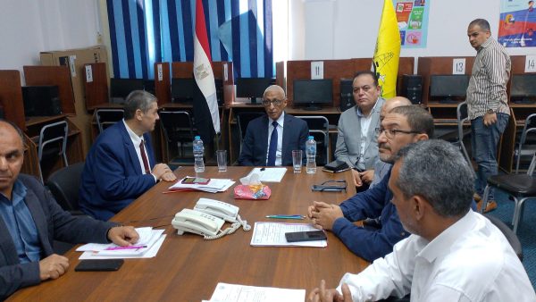 محافظ شمال سيناء يتفقد غرفة عمليات امتحانات الإعدادية بالعريش - 1 - سيناء الإخبارية
