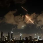 انفجارات تهز سماء تل أبيب وسط تصاعد التوتر في الشرق الأوسط - 1 - سيناء الإخبارية