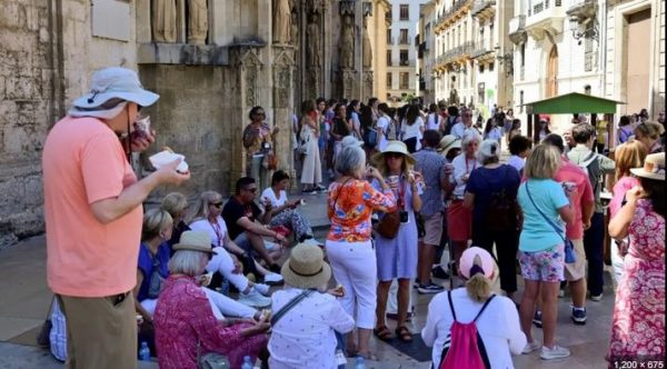 تحديات غير مسبوقة.. إسبانيا تواجه 100 مليون سائح هذا العام - 5 - سيناء الإخبارية