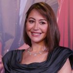 منة شلبي تثير الجدل برقصها في زفاف منة القيعي وترد على شائعات الزواج - 1 - سيناء الإخبارية