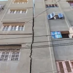 إخلاء عقارين بحلوان بعد هبوط أرضي تسبب في تصدعات وشروخ هيكلية - 1 - سيناء الإخبارية