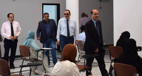 رئيس جامعة العريش يتابع الامتحانات ميدانيًا ويوجه بتوفير أقصى درجات الراحة للطلاب - 3 - سيناء الإخبارية