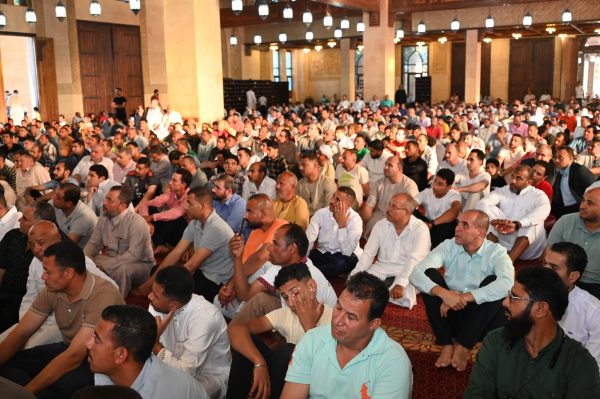 محافظ جنوب سيناء يؤدي صلاة عيد الأضحى بمسجد المصطفى ويشارك الأهالي فرحة العيد - 5 - سيناء الإخبارية