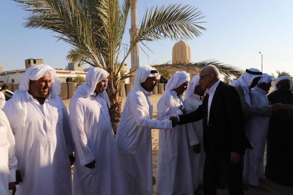 محافظ شمال سيناء يزور قرية الروضة لتهنئة الأهالي بعيد الأضحى..  صور - 1 - سيناء الإخبارية