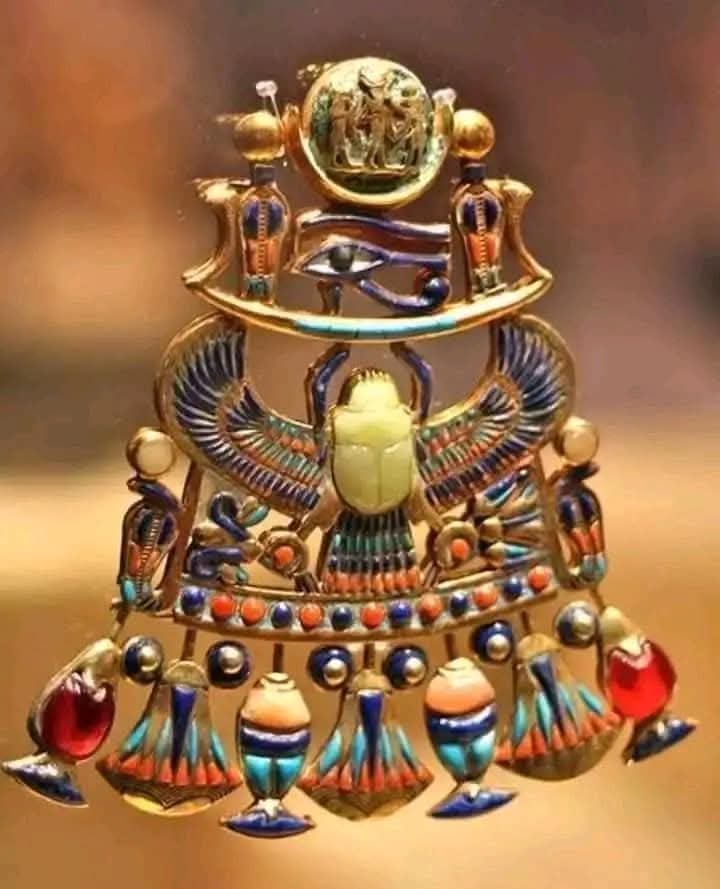 كنوز توت عنخ آمون.. الفرعون الذهبي في المتحف المصري الكبير - 15 - سيناء الإخبارية