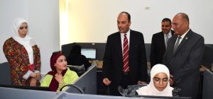 رئيس جامعة العريش يتفقد سير الامتحانات الإلكترونية ويشيد بالتزام الطلاب - 5 - سيناء الإخبارية