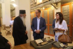 رسالة سلام من قلب سيناء.. رئيس وزراء صربيا يزور دير سانت كاترين - 1 - سيناء الإخبارية