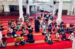 أطفال شمال سيناء يحيون المساجد بالوعي والقرآن.. برنامج صيفي يستثمر الإجازة - 1 - سيناء الإخبارية