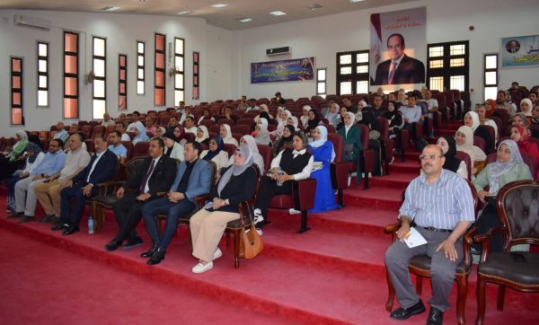 جامعة العريش تستضيف دورة "مهارات صنع واتخاذ القرار" بالتعاون مع الأكاديمية العسكرية (صور) - 5 - سيناء الإخبارية