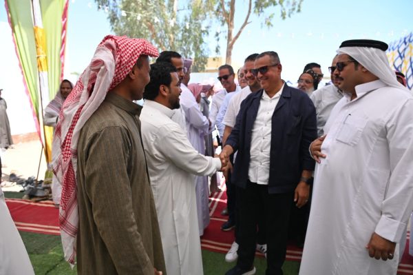 محافظ جنوب سيناء يشيد بدعم الرئيس السيسي ويؤكد على سيادة القانون في لقاء مع أهالي رأس سدر (صور)  - 27 - سيناء الإخبارية