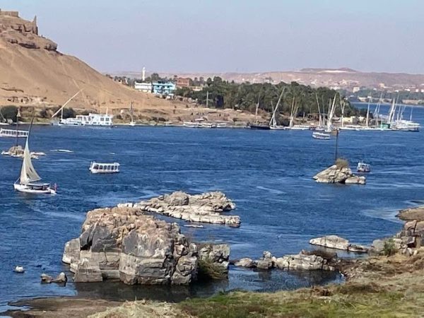 المراكب الشراعية في نيل أسوان: رحلة ساحرة بين التاريخ والجمال  - 13 - سيناء الإخبارية