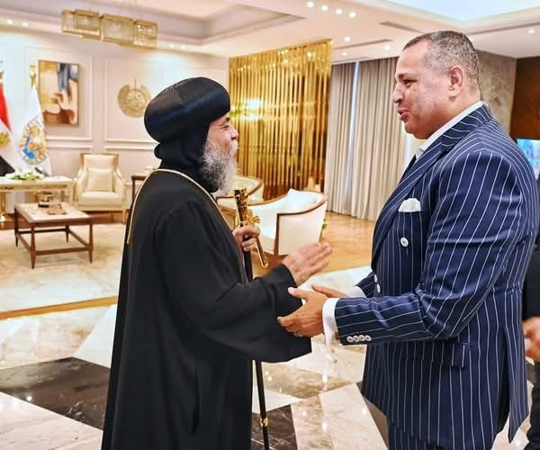 الأنبا أبوللو يقدم التهنئة لمحافظ جنوب سيناء بعيد الأضحى المبارك - 1 - سيناء الإخبارية