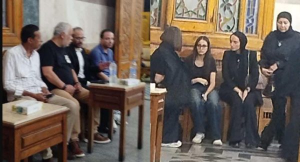 عزاء والدة المخرجة سارة وفيق يشهد حضورًا فنّيًا كبيرًا في مسجد عمر مكرم - 1 - سيناء الإخبارية