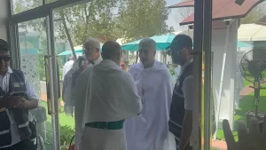 وزير السياحة والآثار يتفقد مخيمات حجاج السياحة المصريين بعرفات - 5 - سيناء الإخبارية
