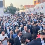 الطبول والمزامير تستقبل الحشود.. وأعلام مصر ترفرف في سماء الجيزة - 1 - سيناء الإخبارية