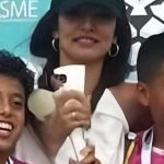 صورة تُشعل التريند.. زينة تثير الجدل في أول ظهور علني لطفليها - 1 - سيناء الإخبارية