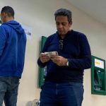 ماذا تفعل إذا لم تصرف ماكينة ATM نقودك رغم خصمها من حسابك؟ - 1 - سيناء الإخبارية