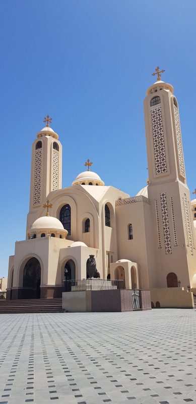 الكاتدرائية السماوية بشرم الشيخ.. معلم روحي وسياحي يجمع بين الجمال والإيمان - 5 - سيناء الإخبارية