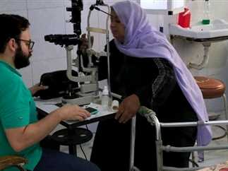 الكشف على 392 مواطنًا في يوم واحد بقافلة جامعة المنصورة - 3 - سيناء الإخبارية