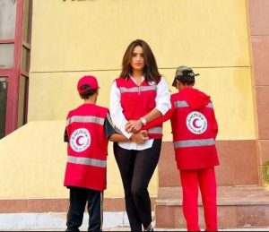 صورة تُشعل التريند.. زينة تثير الجدل في أول ظهور علني لطفليها - 1 - سيناء الإخبارية