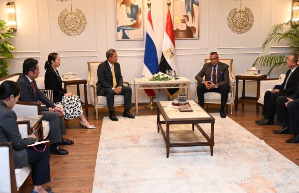 محافظ جنوب سيناء يبحث مع سفير تايلاند تعزيز التعاون في السياحة والثقافة بشرم الشيخ - 1 - سيناء الإخبارية