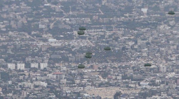 المتحدث العسكري: مصر تنفذ أكبر عملية إسقاط جوي للمساعدات على غزة (صور) - 17 - سيناء الإخبارية