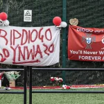 ليفربول يفتتح موسمه بمراسم حزينة لتأبين جوت.. وصلاح: ذكراه ستظل محفورة في قلوبنا - 1 - سيناء الإخبارية