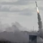 الحوثيون يعلنون تصعيد عملياتهم العسكرية ضد إسرائيل: صواريخ باليستية وزوارق حربية واستهداف مطار اللد - 1 - سيناء الإخبارية