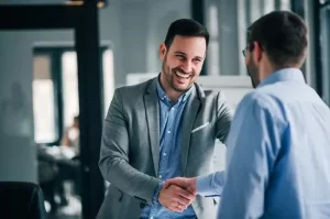 كيف ترد على المتعاليين؟ 3 جمل ذكية تضعهم في حجمهم دون صدام - 1 - سيناء الإخبارية