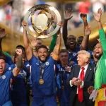 ترامب يسلم تشيلسي الكأس بعد التتويج ببطل العالم للأندية للمرة الثانية - 3 - سيناء الإخبارية