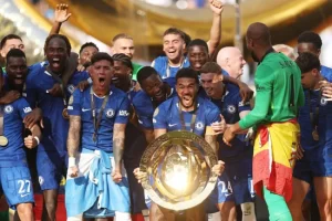 ترامب يسلم تشيلسي الكأس بعد التتويج ببطل العالم للأندية للمرة الثانية - 3 - سيناء الإخبارية