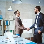 كيف ترد على المتعاليين؟ 3 جمل ذكية تضعهم في حجمهم دون صدام - 1 - سيناء الإخبارية